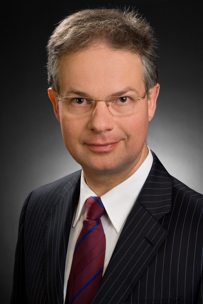 Rolf Becker Headshot